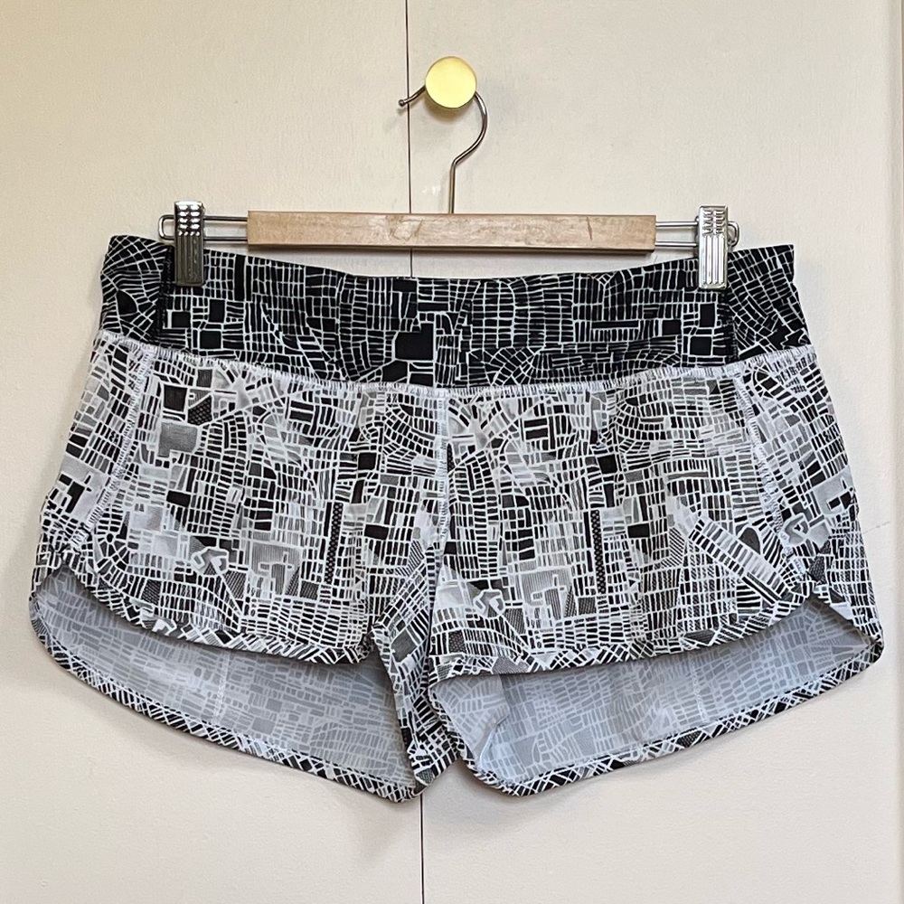 lululemon speed shorts - seawheeze grid map - NWOT - size 8
